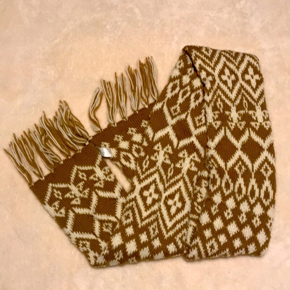 Long wool scarf